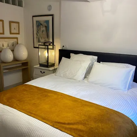 La Cigaliere De L Isle Apartment